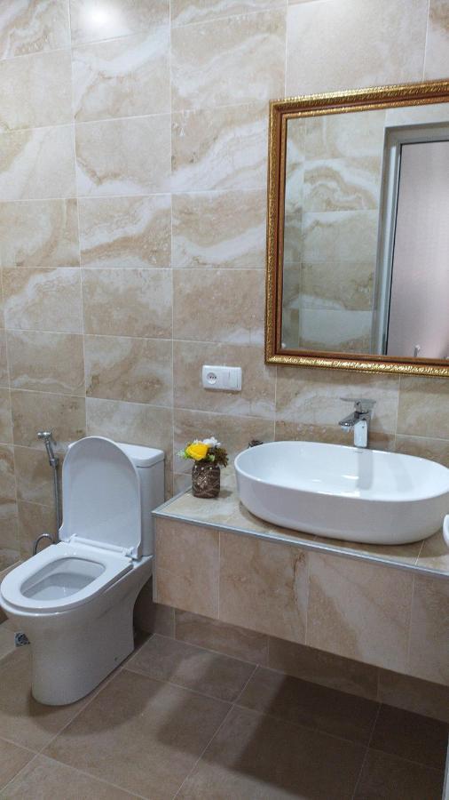 Elegant Hotel Kutaisi Esterno foto